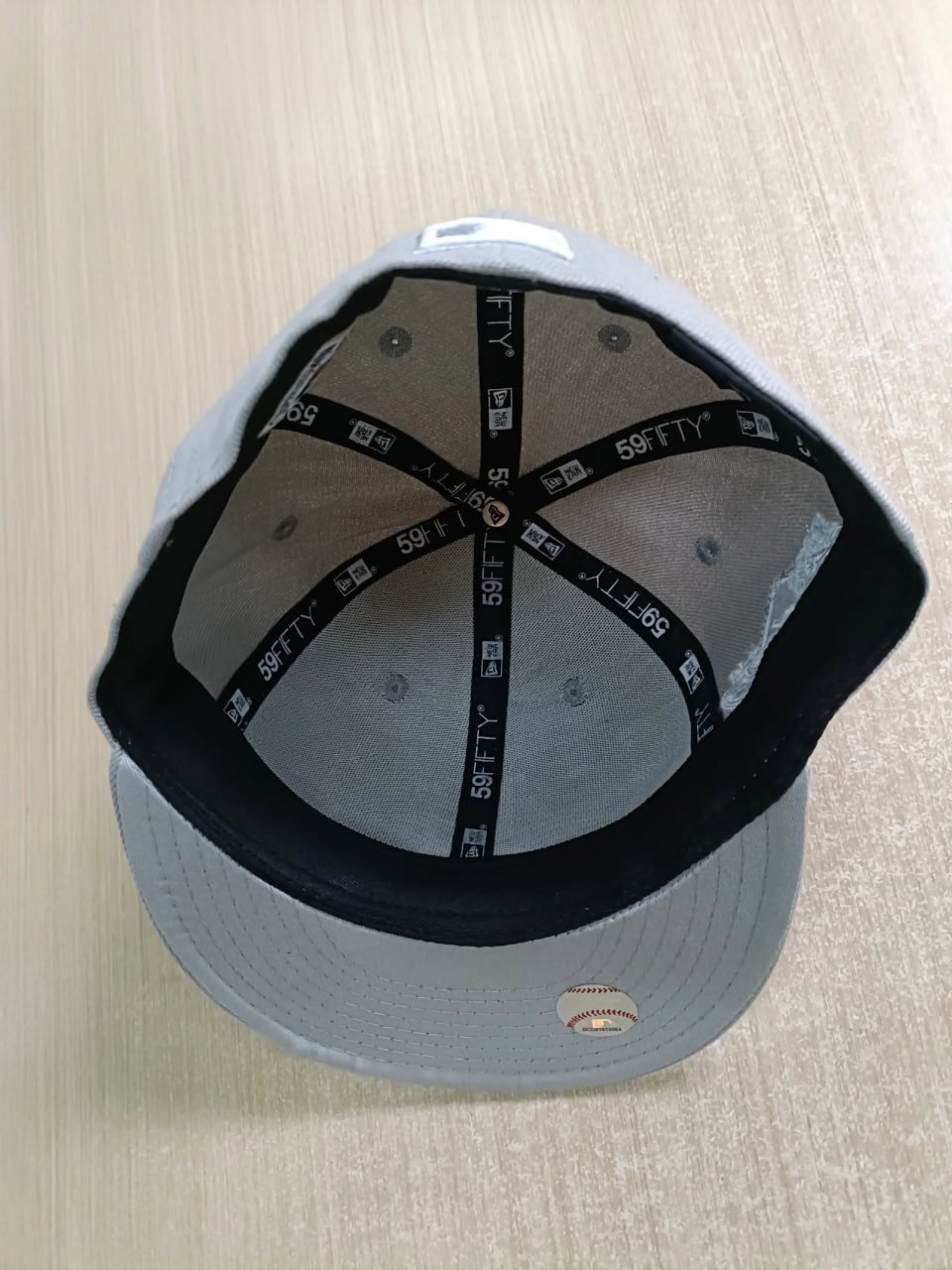 Caps