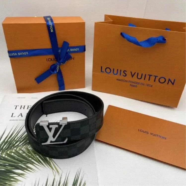 Luis Vuitton Belts