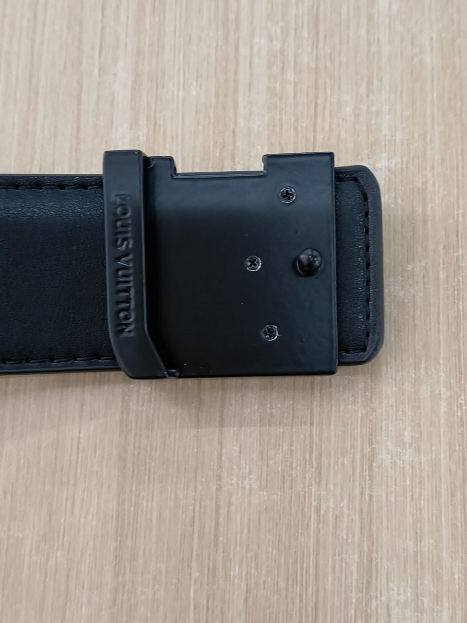 Luis Vuitton Belts