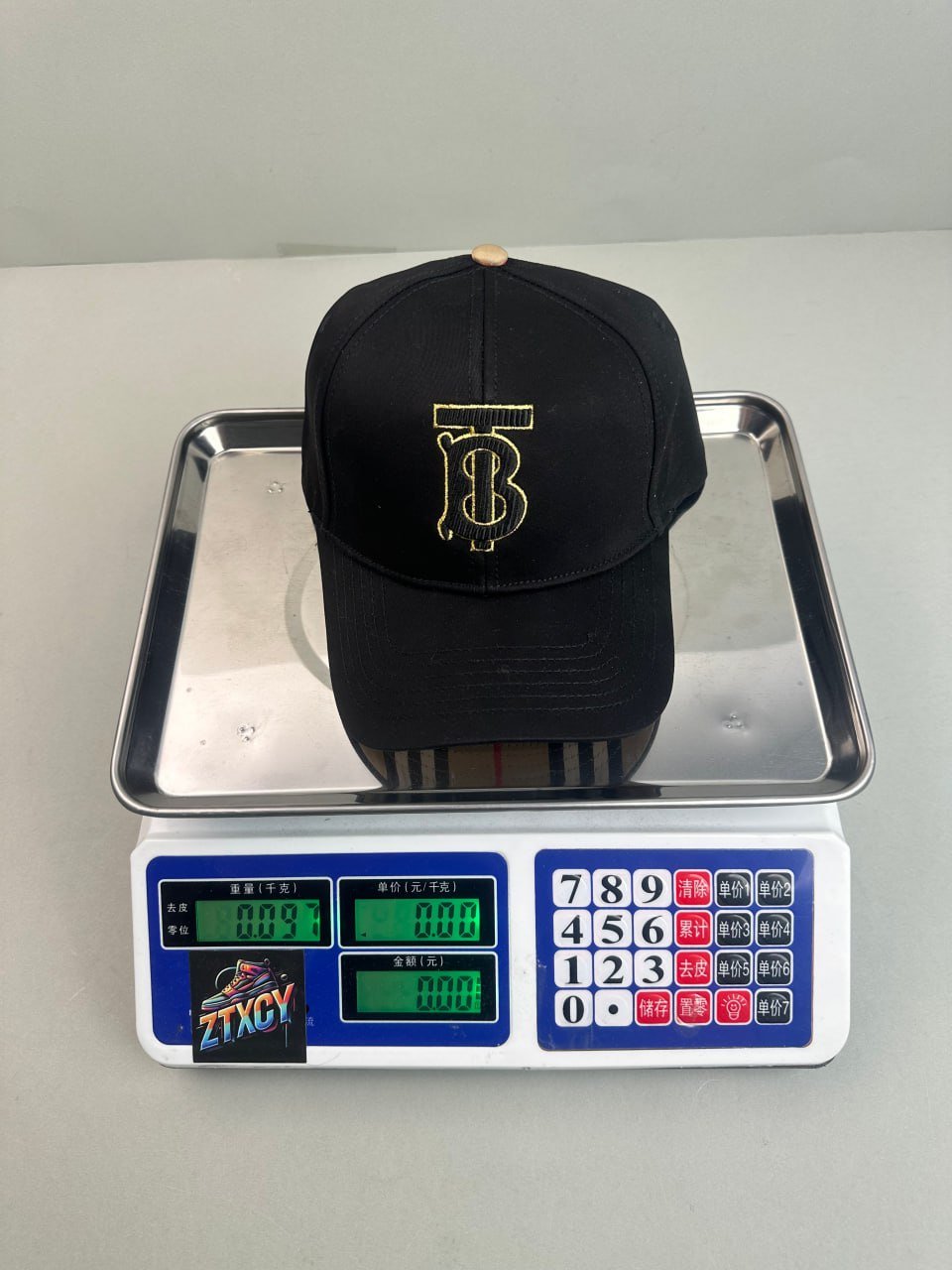  Burberry cap
