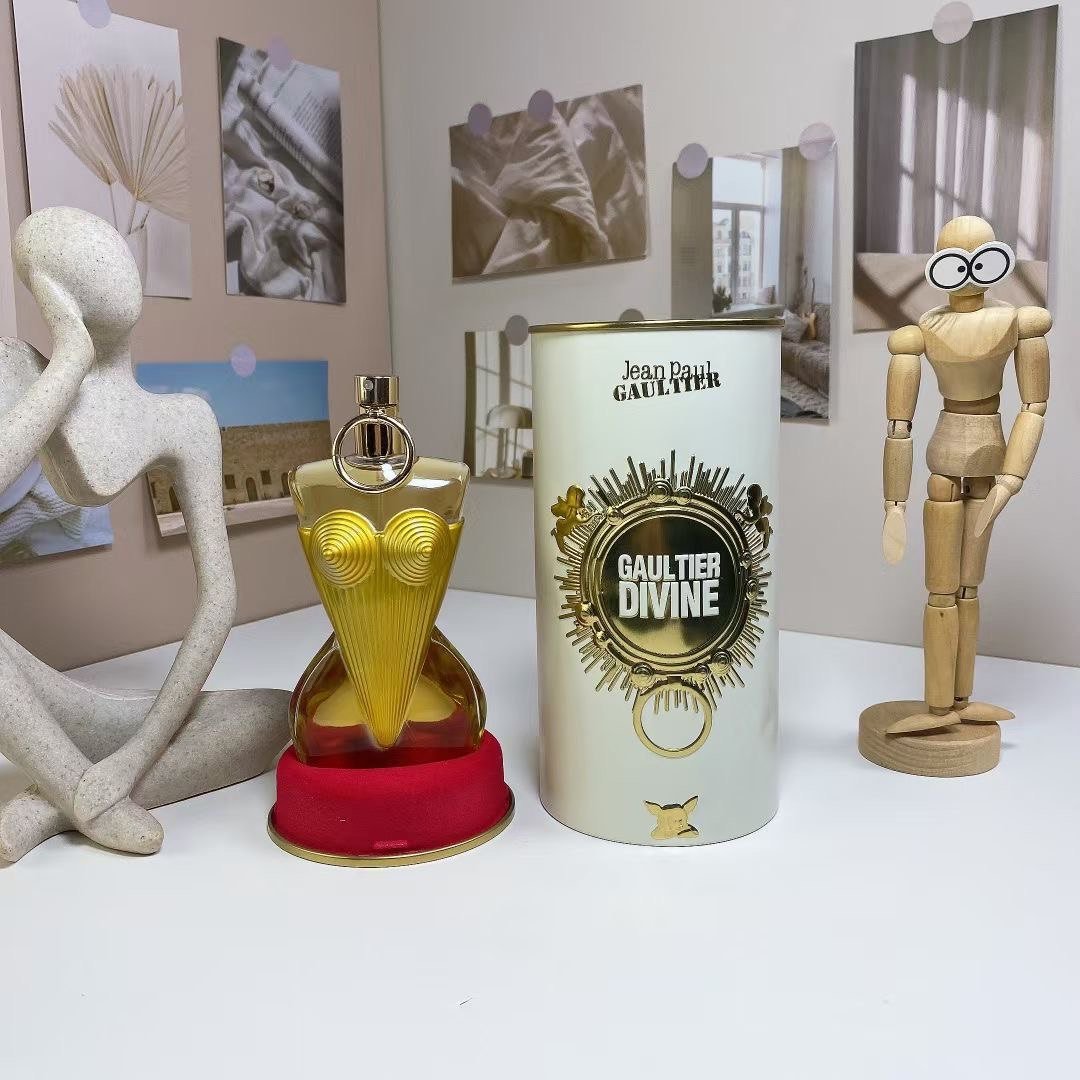 High quality perfume (https://weidian.com/item.html?itemID=7412938012)