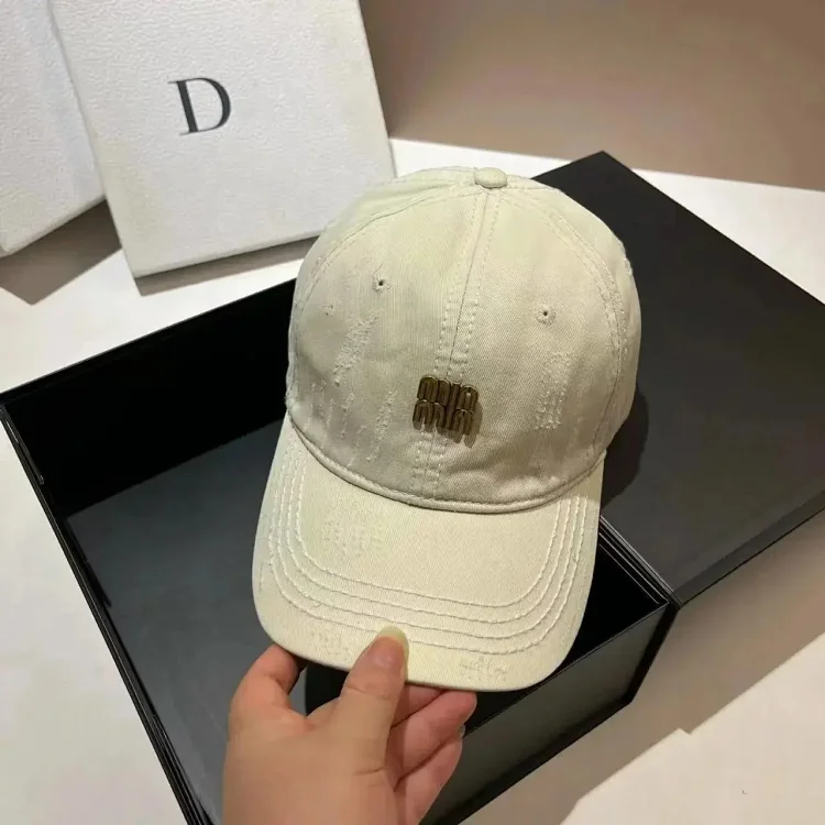 miumiu hat