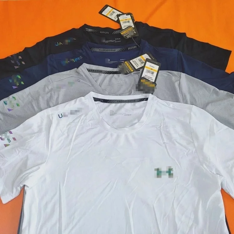 Under Armour T-shirt
