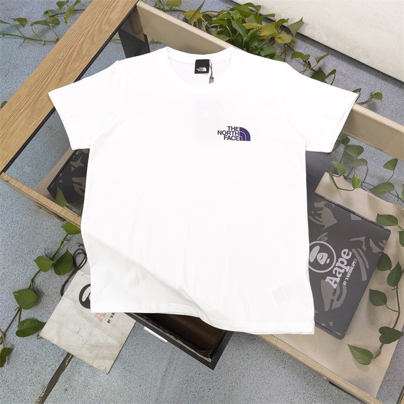 North T-shirt