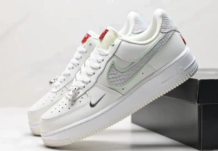 NIKE AIR FORCE 1 sh