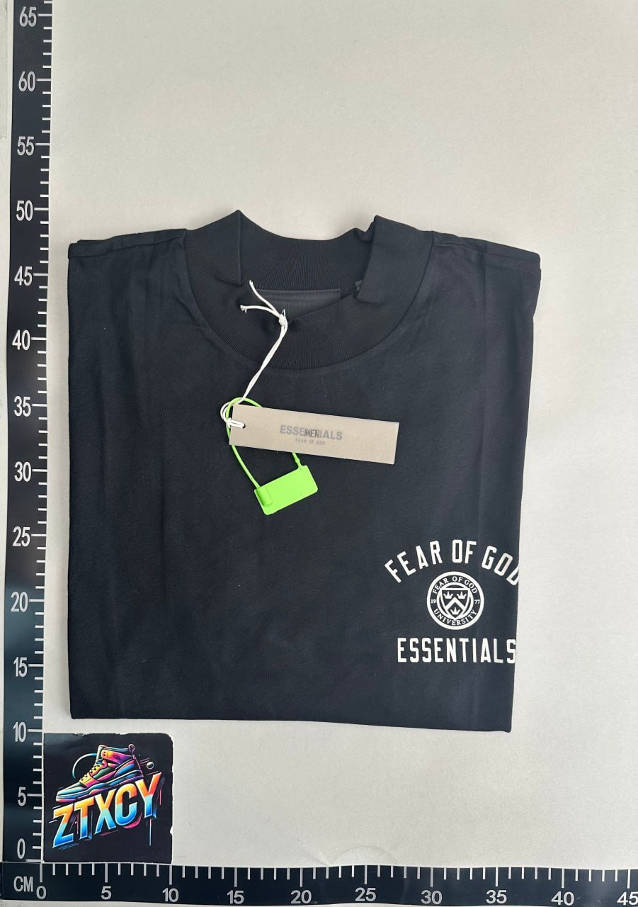 ESSENTIALS T-shirt