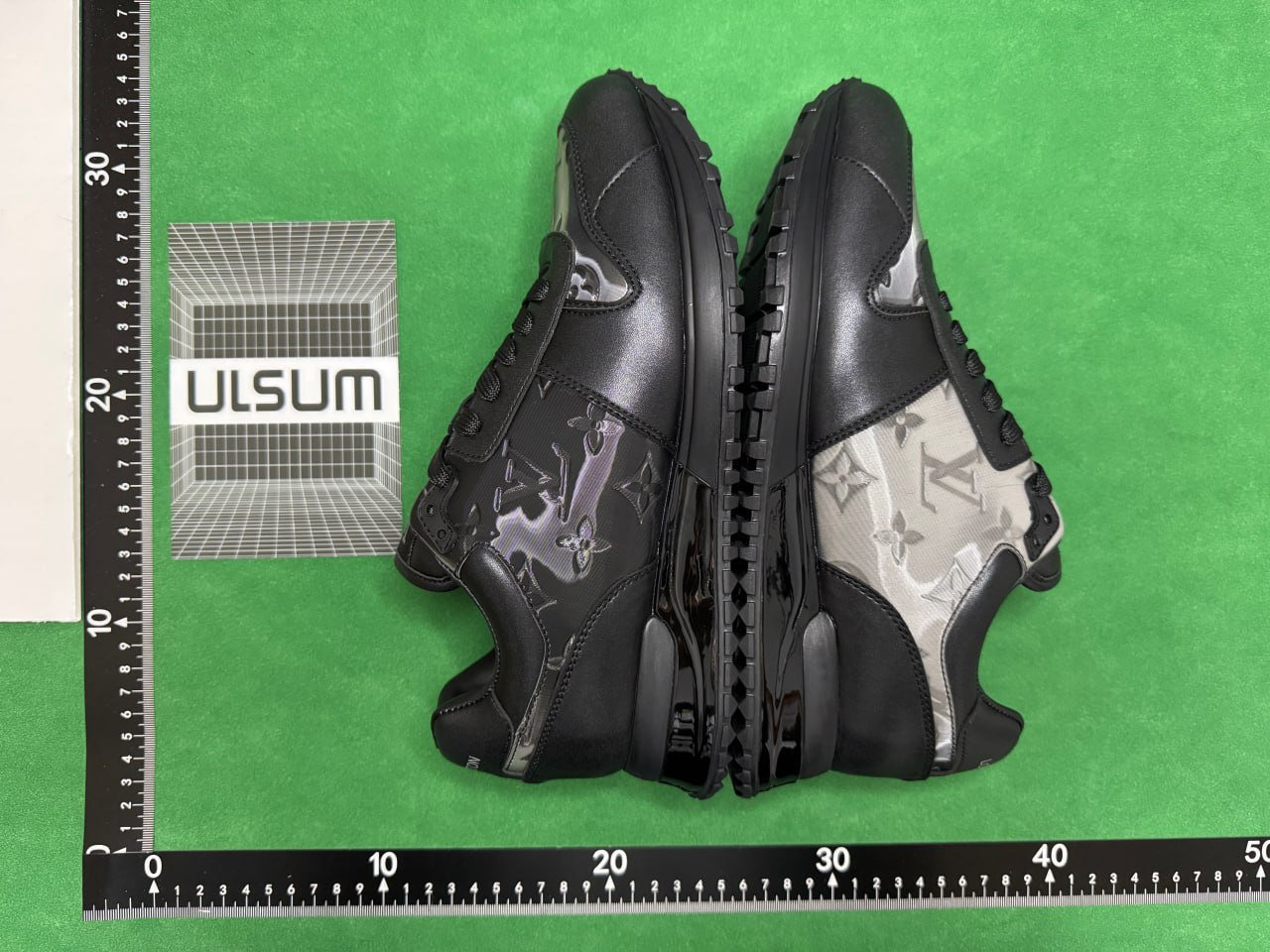 Louis vuitton run away shoes color change