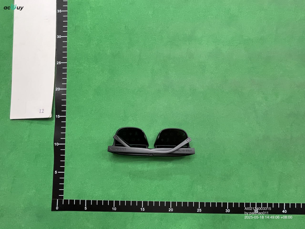 Artículo:LV sunglasses