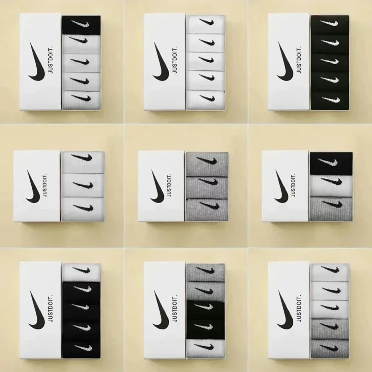 NIKE Socks