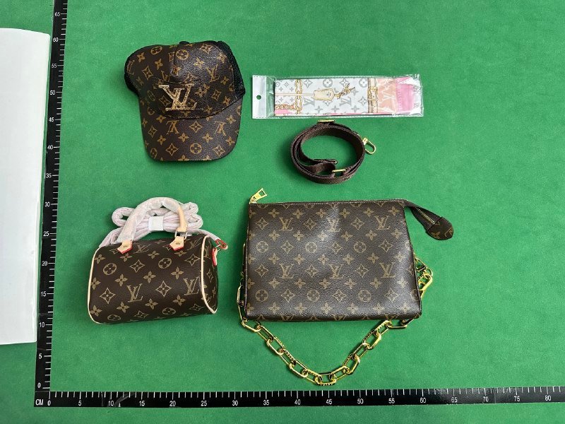 LV Dior bag set ( 22 + styles)