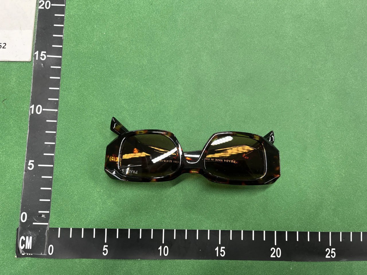 PRADA\cartier glasses\sunglasses