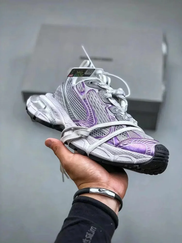  Balenciaga Track