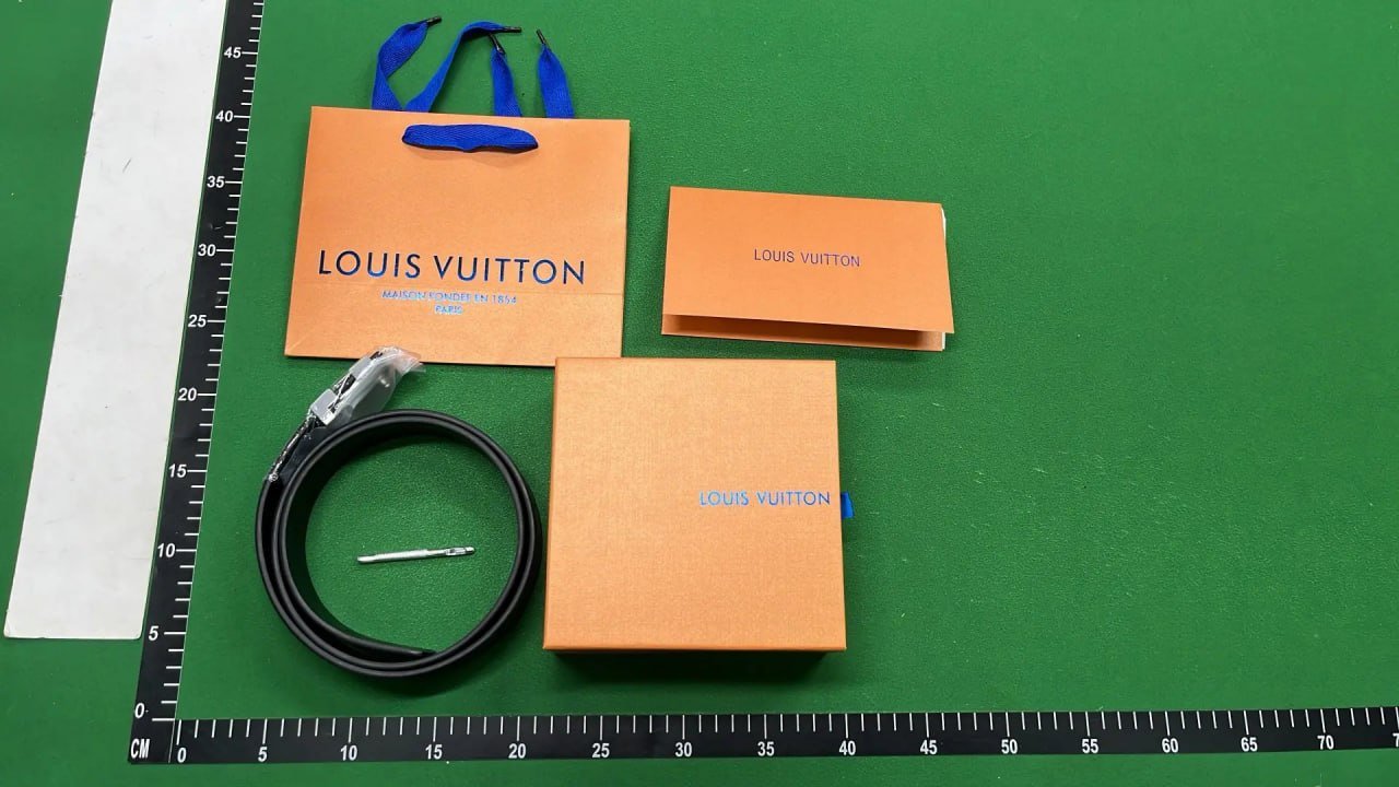   Fendi & Burberry & Louis Vuitton & Gucci belts (30+)