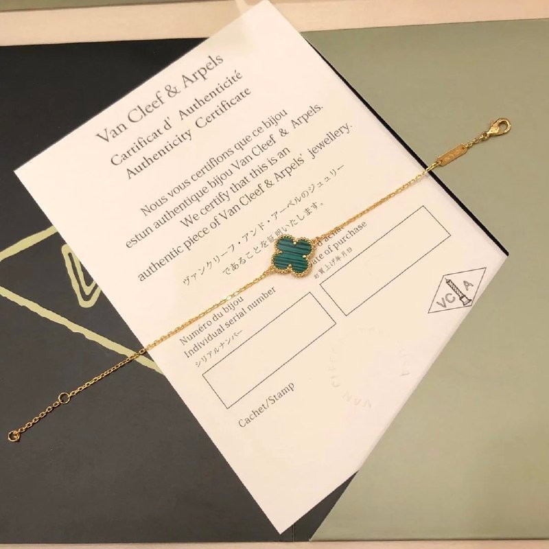 Van Cleef & Arpels accessories