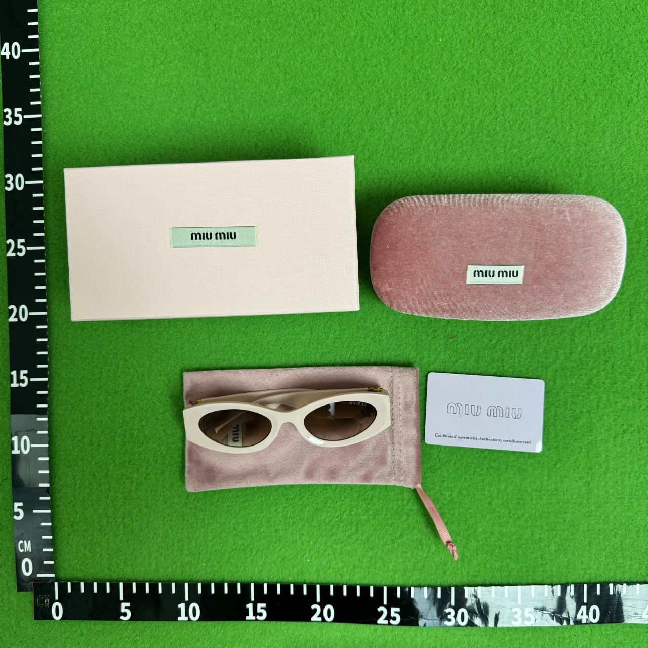 Miu Miu Sunglasses (35+)
