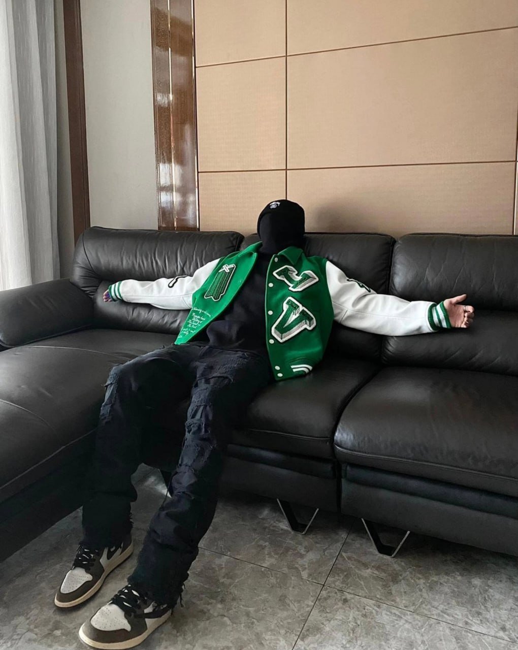 V Louis Vuitton Jacket (30 styles)