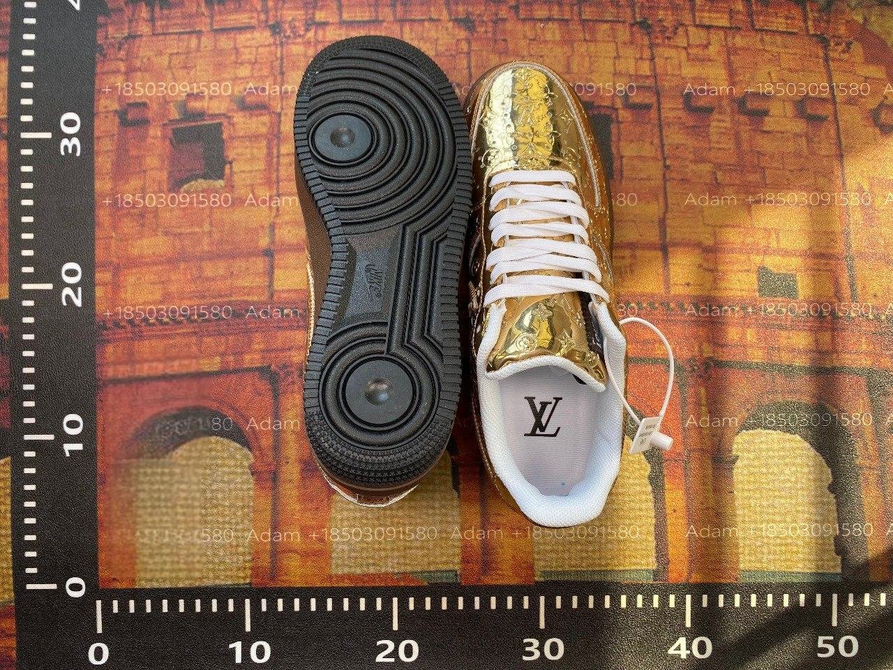 LV ARCH LICHT SNEAKER 