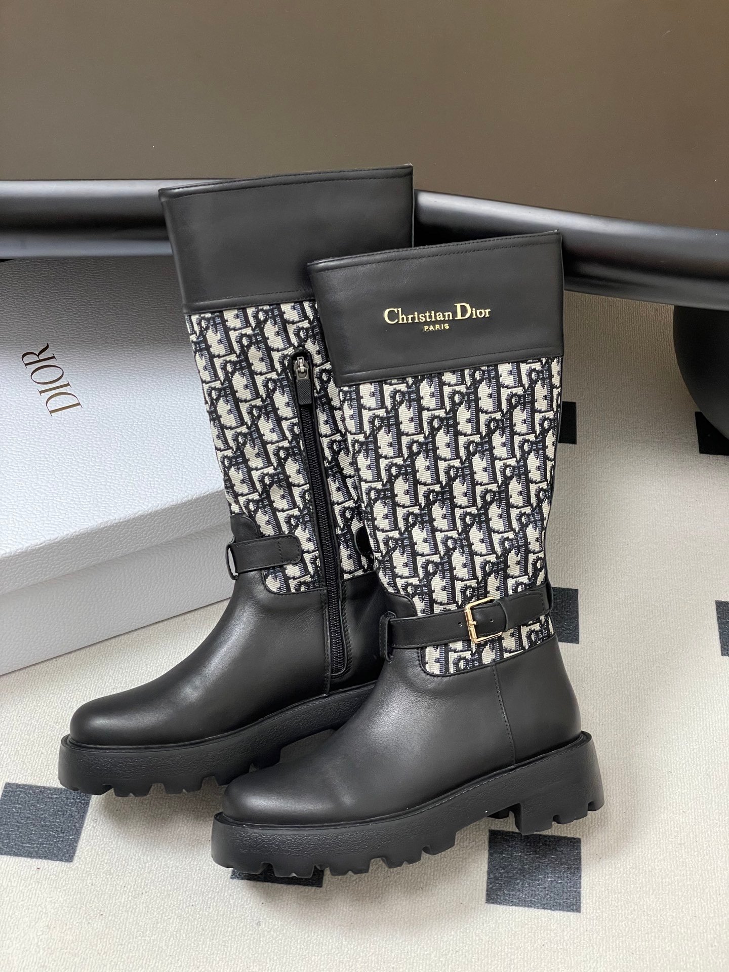 2025 Fall/Winter Dior Boots: Black calfskin and nylon mid-calf riding boots with cannage embroidery, classic letter buckle, fabric slip-on straight boots