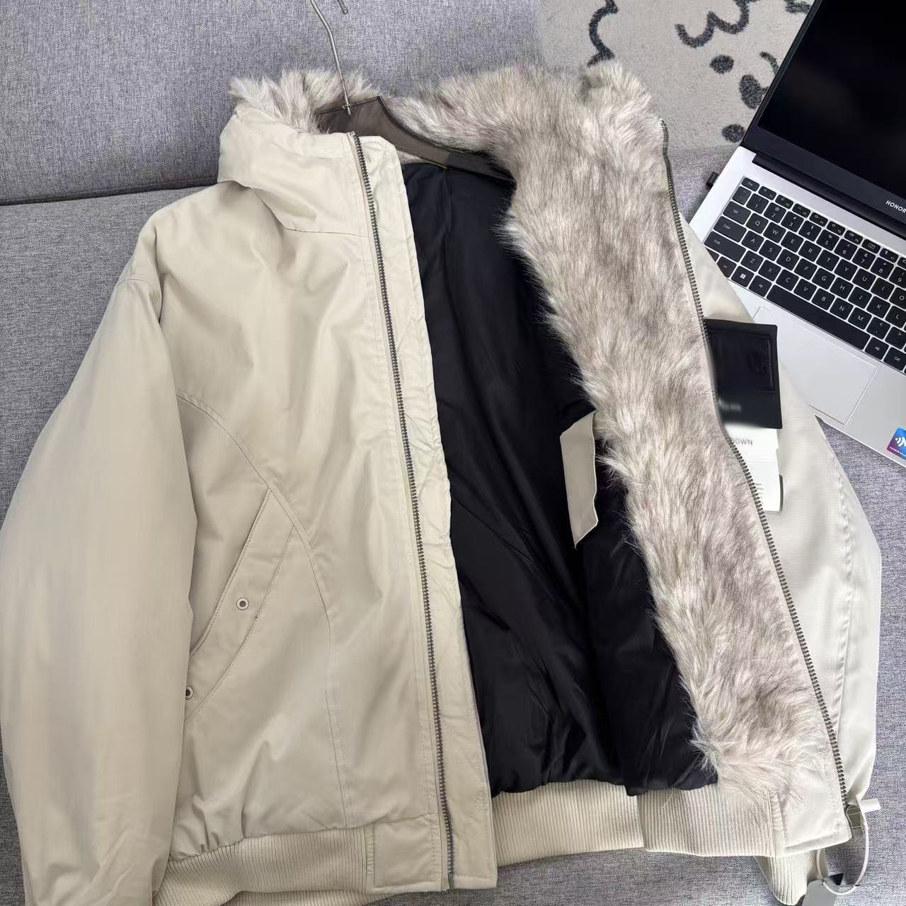 Stone American Autumn/Winter Casual Bomber Jacket, Warm Baseball Cotton Jacket with Fur Collar