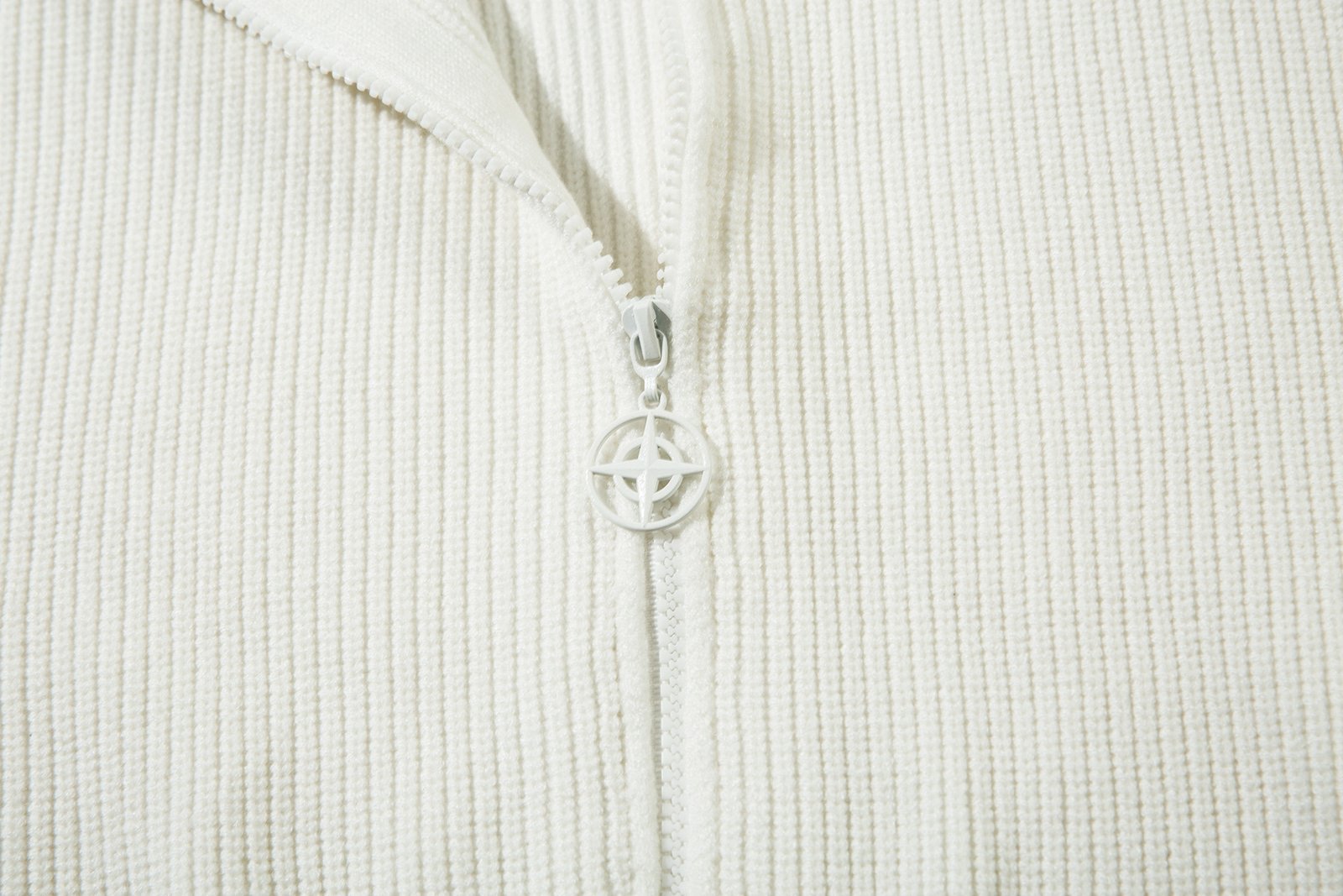 European and American STONE Stone Island Basic Style Compass Vest Zipper Crew Neck Pullover Knit Sweater for Men and Women (iu)