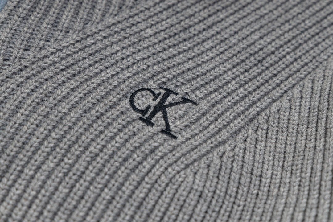 Unisex embroidered stand-up collar sweater, CK brand trendy loose-fitting spring and autumn couple knitted zip-up cardigan.