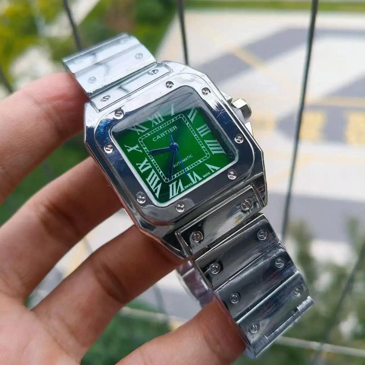 Mechanical  watch with steel ttrap