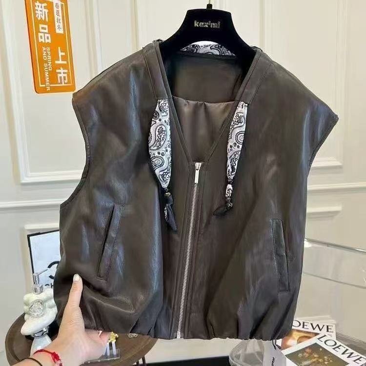 Fashionable leather vest sleeveless