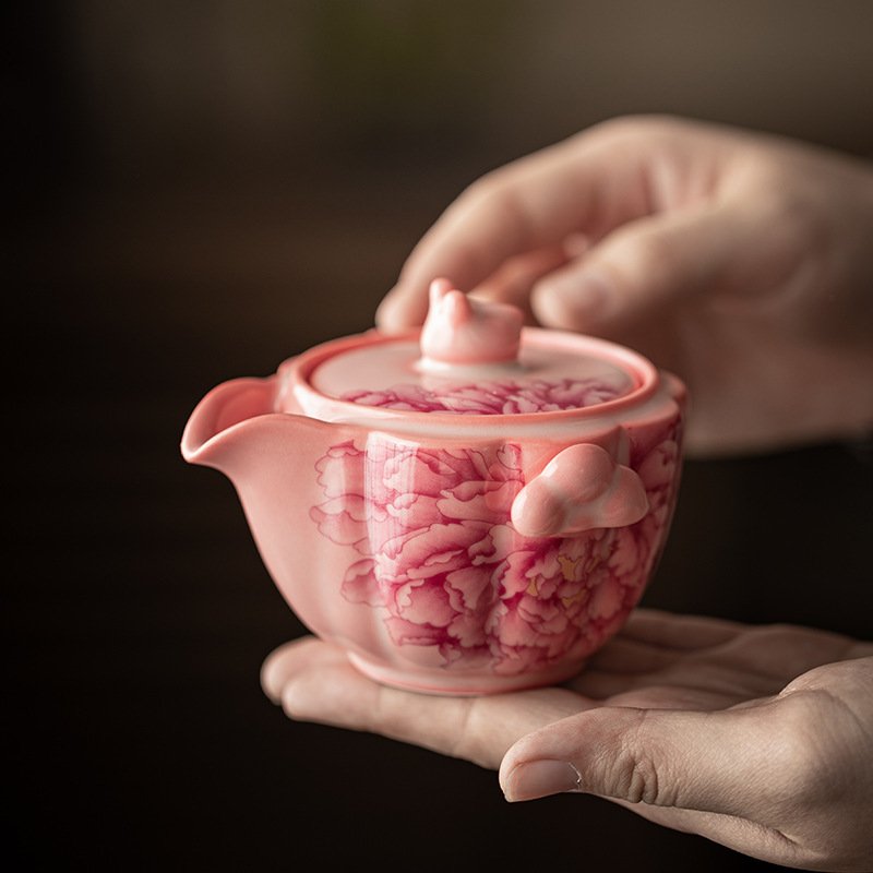 Red Powdered Pork Fat Jelly National Beauty Travel Tea Set: One Teapot and Two Cups, Household Ceramic Teapot and Teacups, Portable Quick Cup