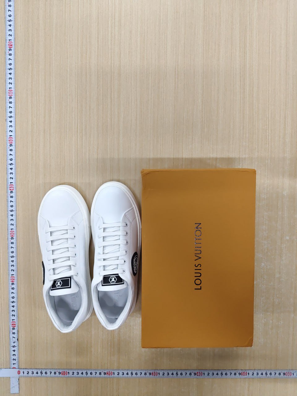  Louis Vuitton Low-Top Sneakers [7 styles]