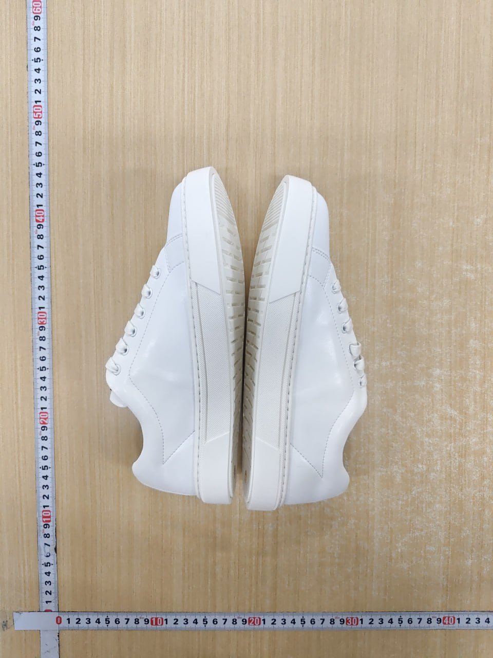  Louis Vuitton Low-Top Sneakers [7 styles]
