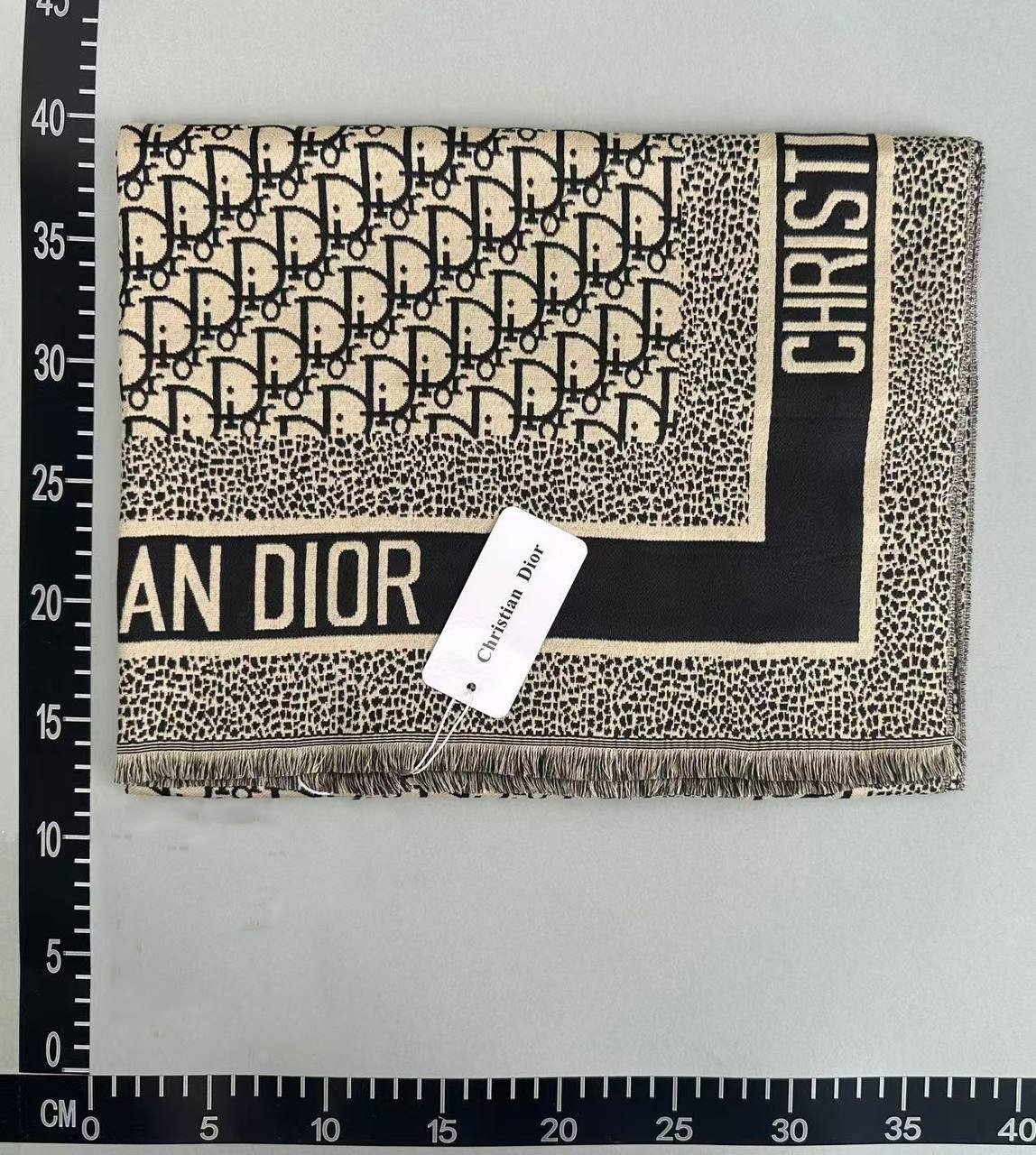 hristian Dior Oblique Scarf [9 styles]