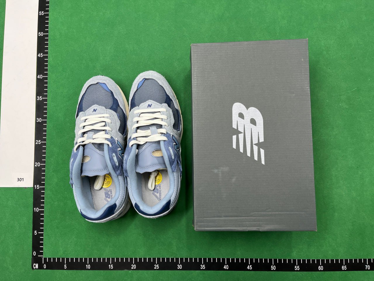 New Balance NB 2002R