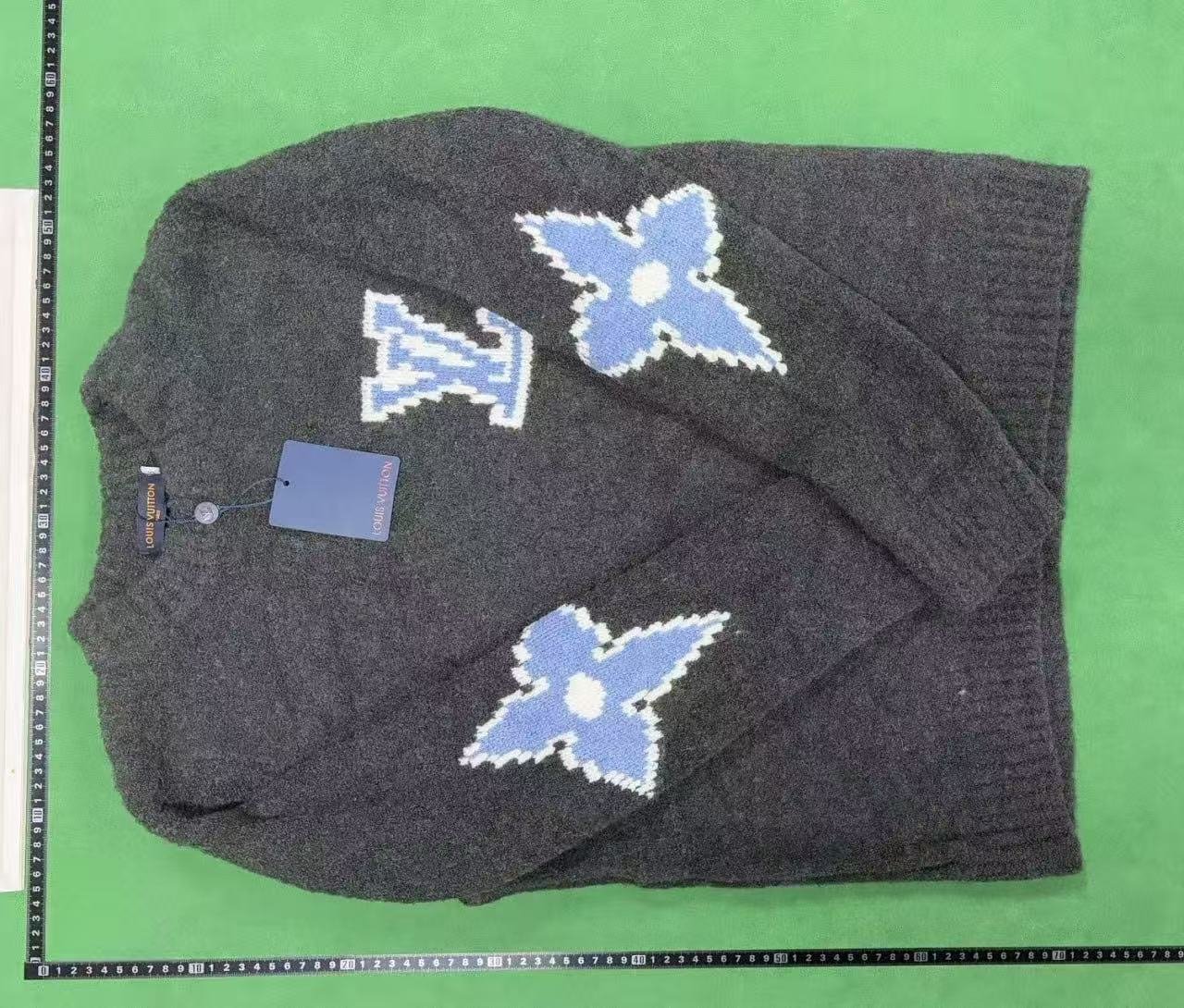 LV Louis Vuitton Sweater 