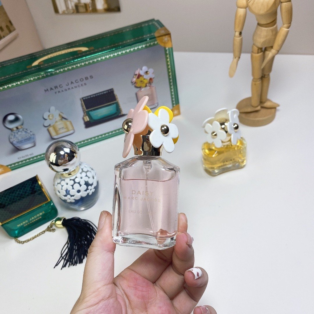 Mark Moji perfume sample set (4 pieces, 30ml each, with spray nozzle)