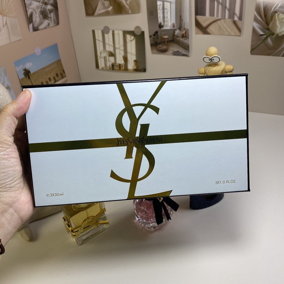 Yves Saint Laurent new perfume sample set, 30ml each, spray nozzle included.