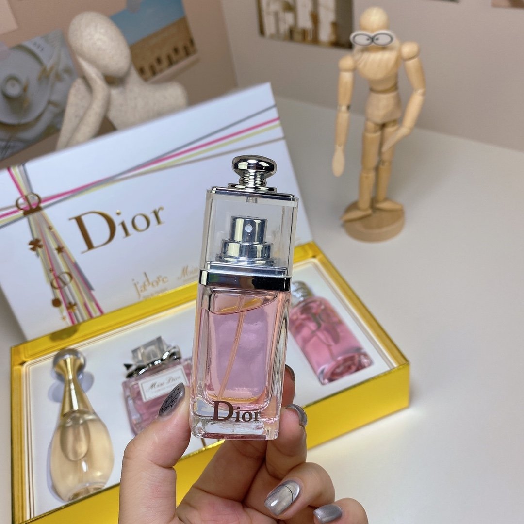 Dior perfume sample set (4 pieces)