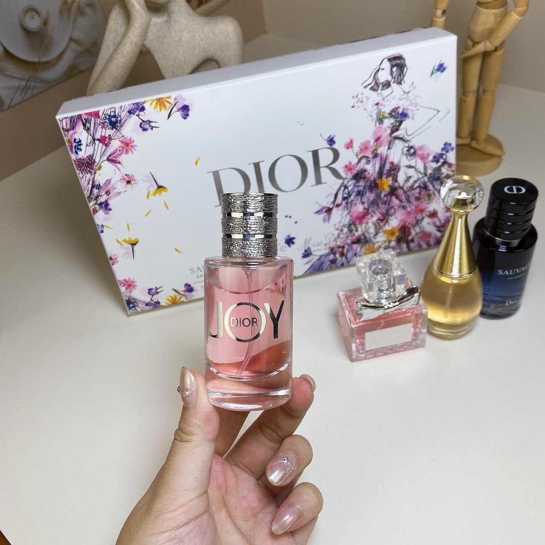 Dior perfume sample set (4 pieces)