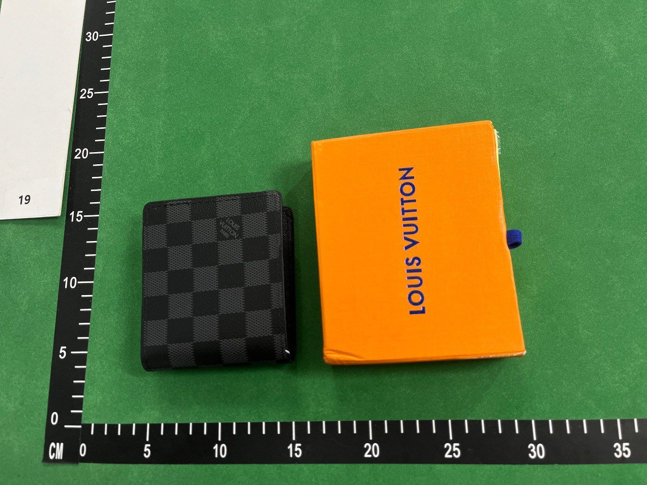 Louis Vuitton Monogram and Damier Canvas Wallets [11 styles]