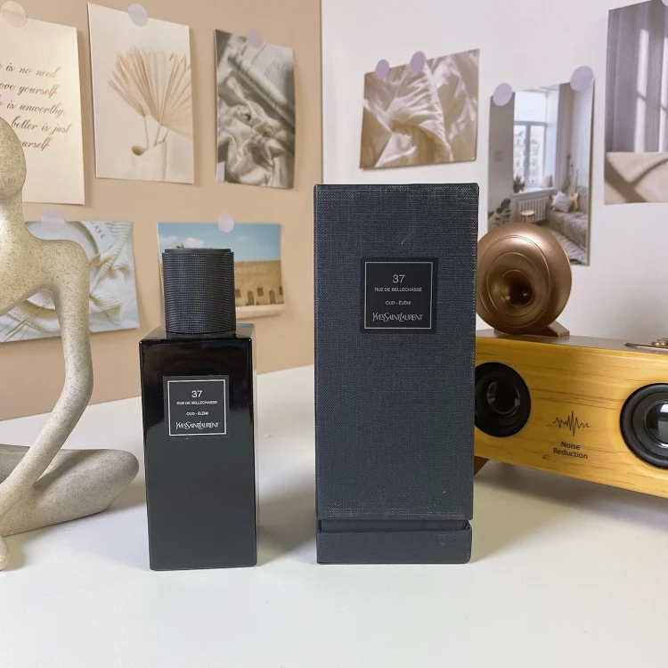 YSL Yves Saint Laurent 37 rue de Bellechasse,