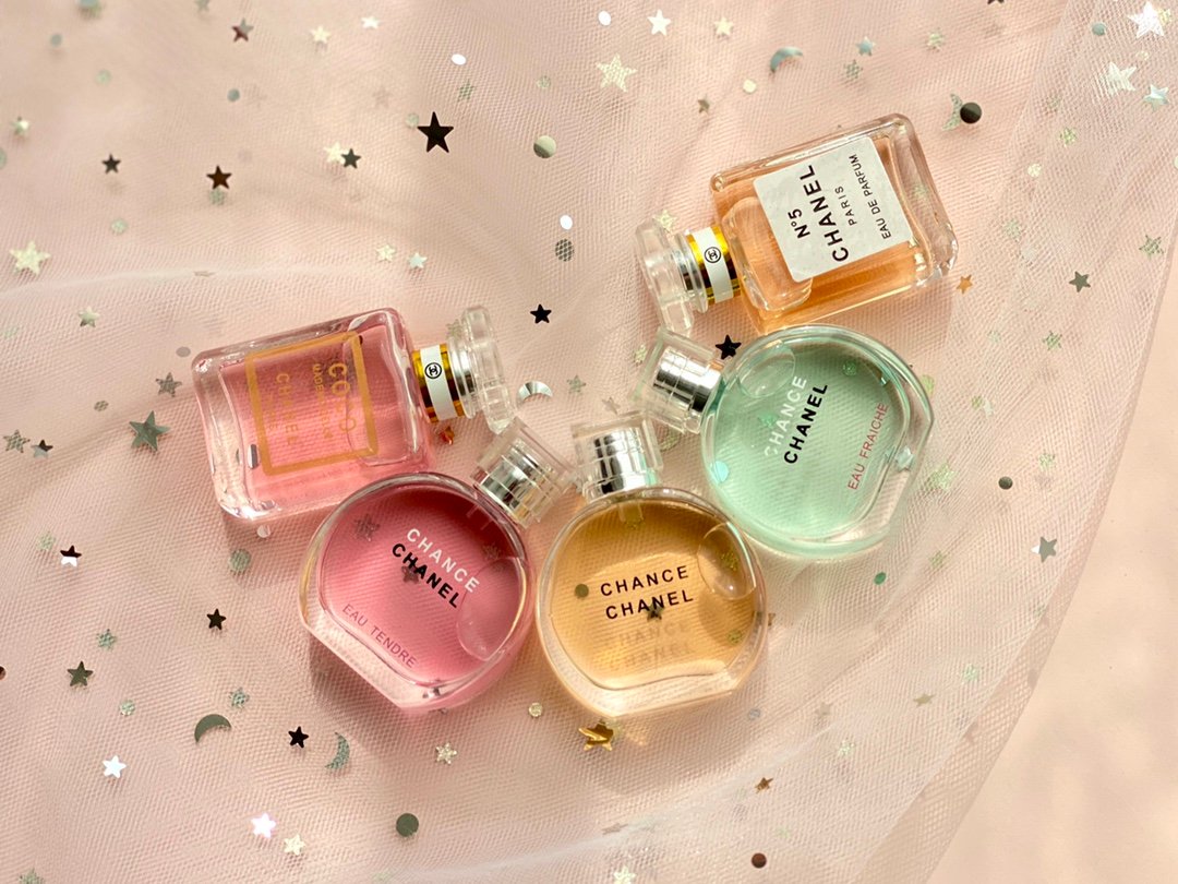 Chanel perfume sample black gift set, 5 pieces (5 x 7.5ml each): Chance Pink + Chance Green + Chance Yellow + Coco Pink + No. 5 Yellow
