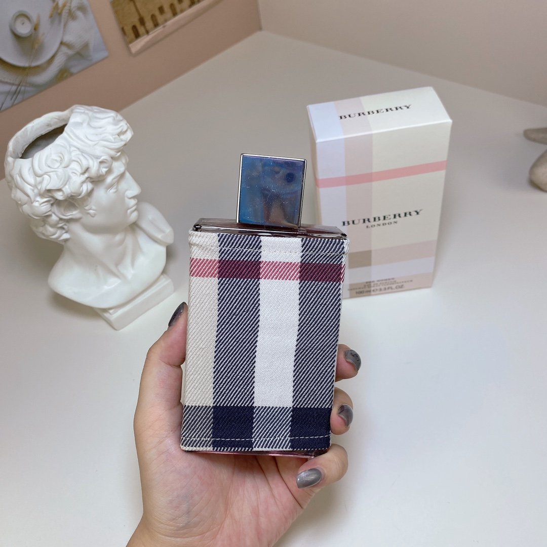 Burberry perfume