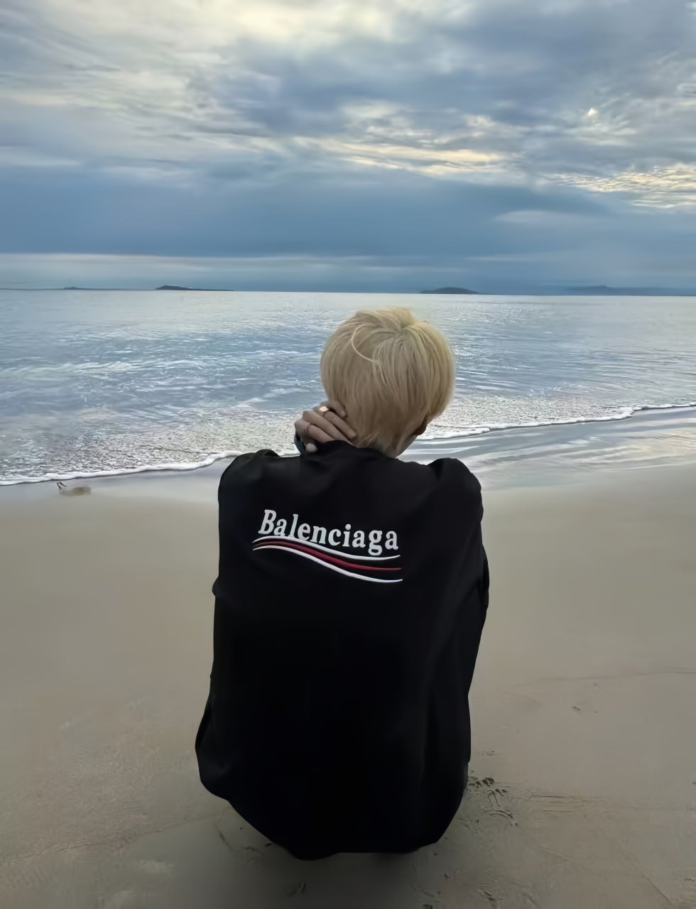 Balenciaga T-shirts #Balenciaga_W2C #Tshirts_W2C  