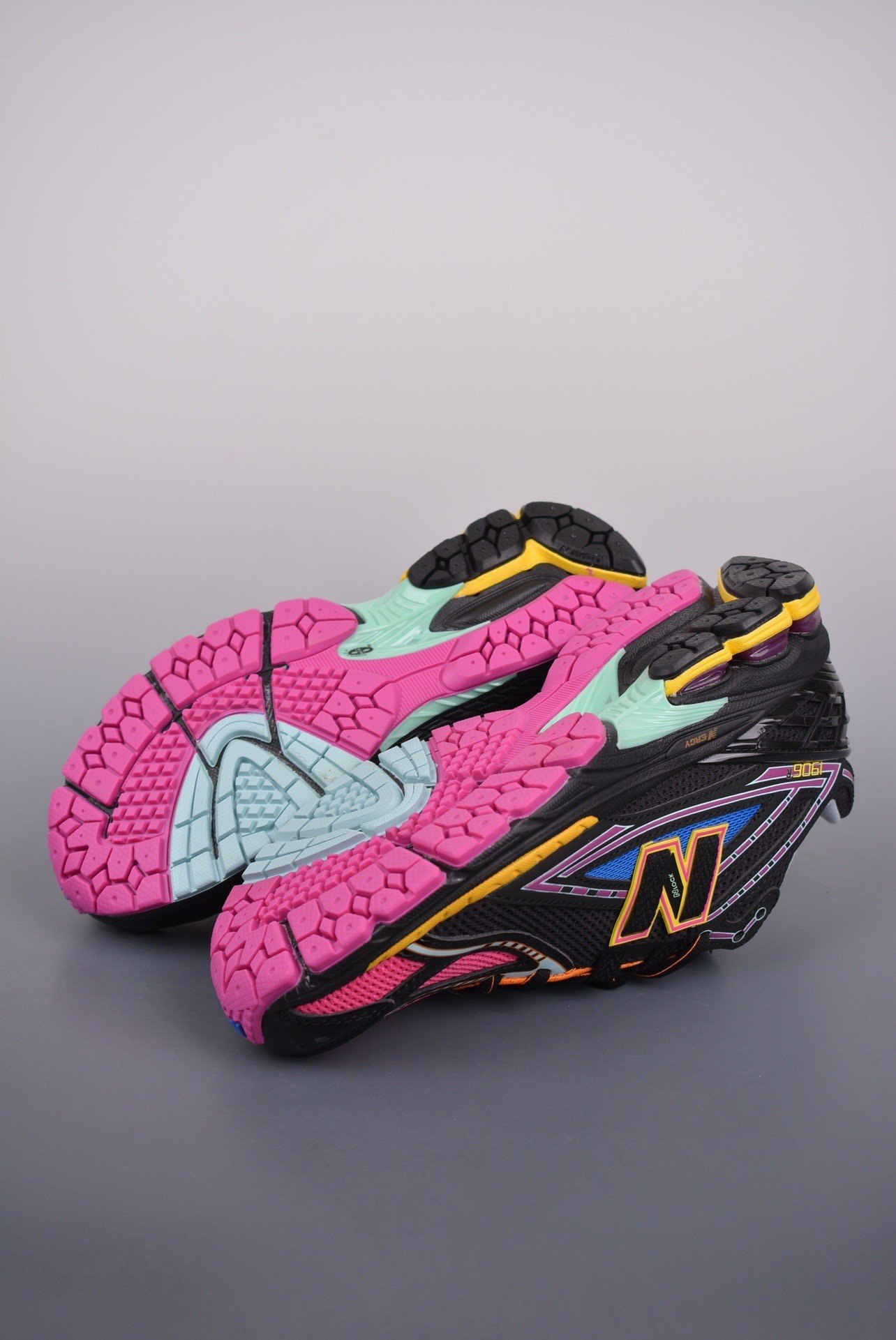 New Balance NB 1906R