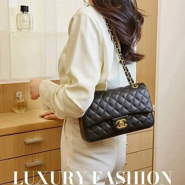 Chanel  Chain crossb