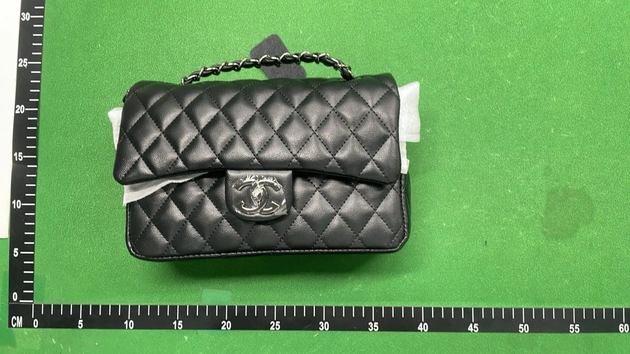 Chanel  Chain crossbody bag 