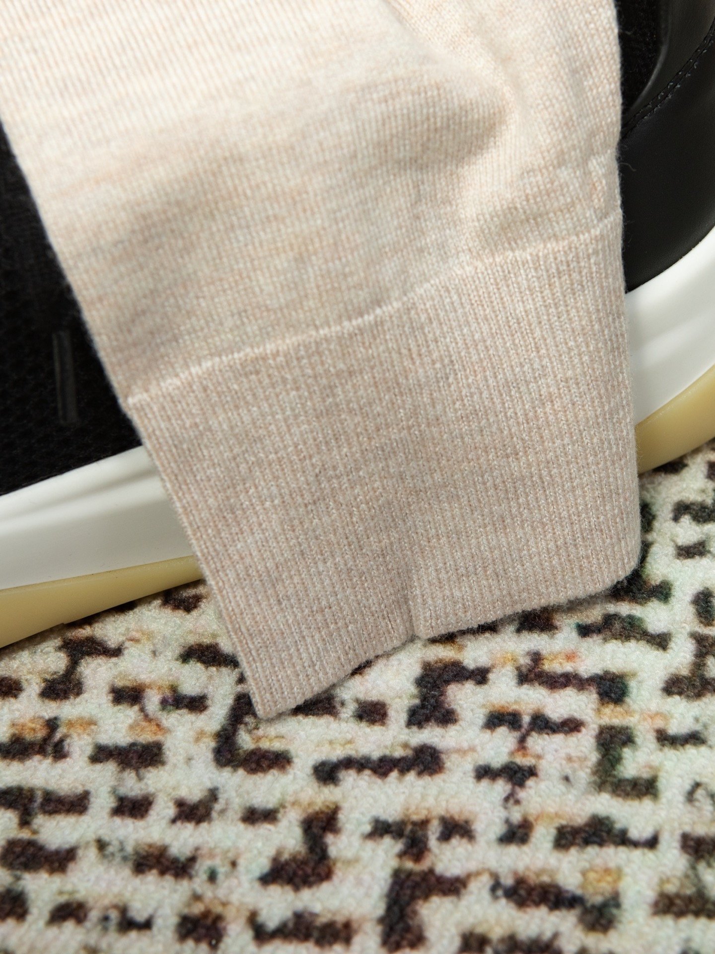 Cashmere knit sweater