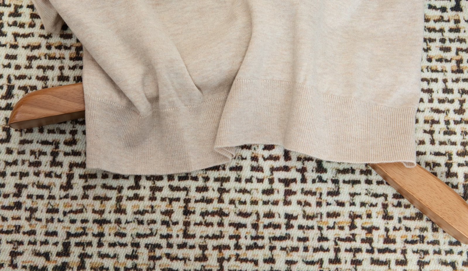 Cashmere knit sweater